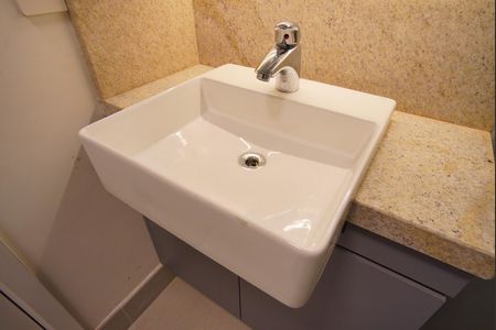 Banheiro Corredor de kitnet/studio à venda com 1 quarto, 41m² em Boa Vista, Porto Alegre