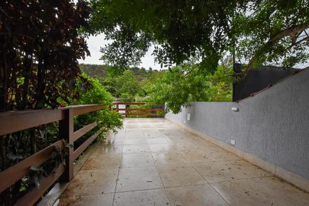 Casa à venda com 300m², 3 quartos e 8 vagas Casa à venda com 300m², 3 quartos e 8 vagasÁrea externa