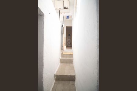 Casa para alugar com 85m², 2 quartos e sem vaga Casa para alugar com 85m², 2 quartos e sem vagaÁrea de serviço - escada