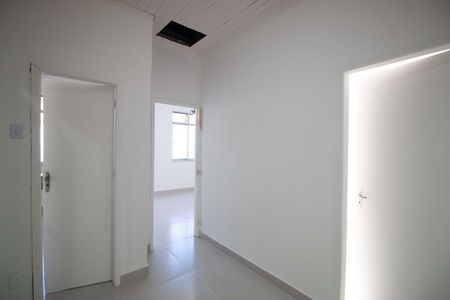 Casa para alugar com 85m², 2 quartos e sem vaga Casa para alugar com 85m², 2 quartos e sem vagaCorredores