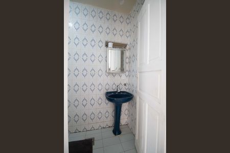Casa para alugar com 85m², 2 quartos e sem vaga Casa para alugar com 85m², 2 quartos e sem vagaBanheiro social