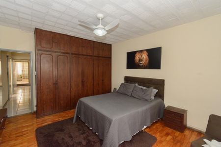 Casa para alugar com 240m², 4 quartos e 4 vagasSuíte