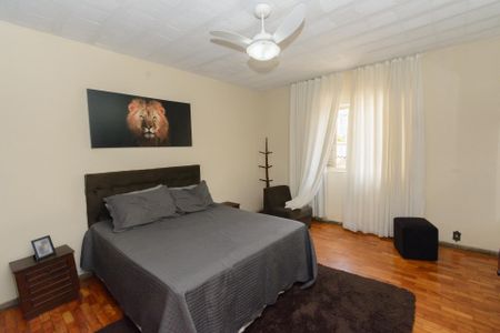 Casa para alugar com 240m², 4 quartos e 4 vagasSuíte