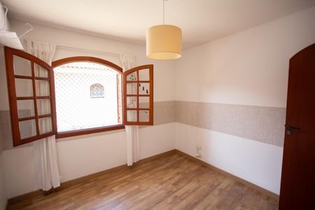 Casa para alugar com 235m², 3 quartos e 3 vagas Casa para alugar com 235m², 3 quartos e 3 vagasQuarto 1