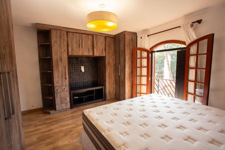 Casa para alugar com 235m², 3 quartos e 3 vagas Casa para alugar com 235m², 3 quartos e 3 vagasSuíte