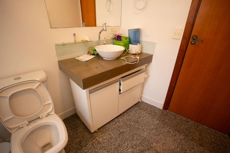 Casa para alugar com 235m², 3 quartos e 3 vagas Casa para alugar com 235m², 3 quartos e 3 vagasBanheiro Social