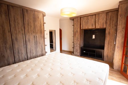 Casa para alugar com 235m², 3 quartos e 3 vagas Casa para alugar com 235m², 3 quartos e 3 vagasSuíte