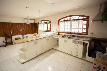 Casa para alugar com 235m², 3 quartos e 3 vagas Casa para alugar com 235m², 3 quartos e 3 vagasCozinha