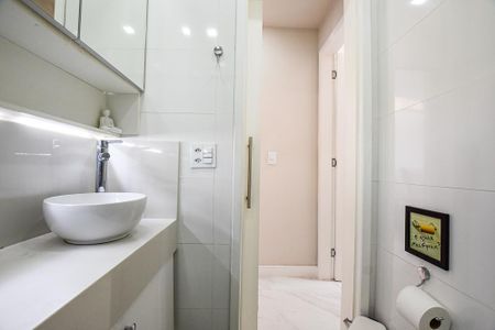 Apartamento à venda com 68m², 2 quartos e sem vagaBanheiro