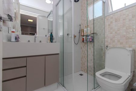 Apartamento à venda com 76m², 3 quartos e 2 vagasBanheiro da Suíte