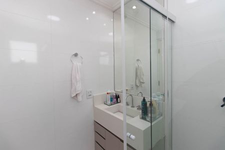 Apartamento à venda com 76m², 3 quartos e 2 vagasBanheiro da Suíte