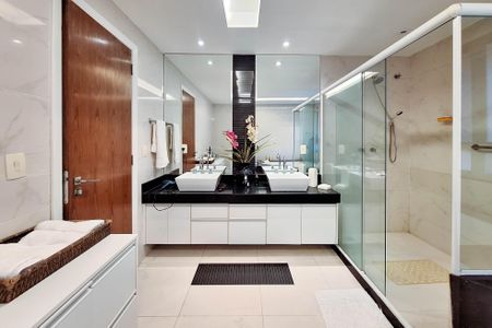 Apartamento à venda com 321m², 4 quartos e 3 vagasBanheiro da Suíte 4