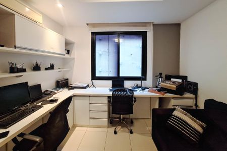 Apartamento à venda com 321m², 4 quartos e 3 vagasSuíte 3