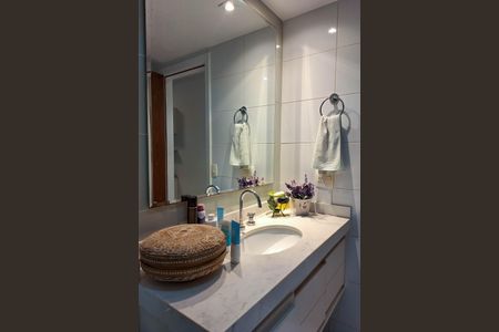 Apartamento à venda com 321m², 4 quartos e 3 vagasBanheiro da Suíte 3