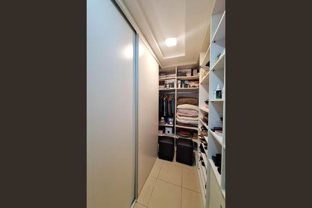 Apartamento à venda com 321m², 4 quartos e 3 vagasCloset da suíte 4