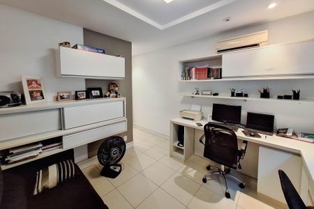 Apartamento à venda com 321m², 4 quartos e 3 vagasSuíte 3