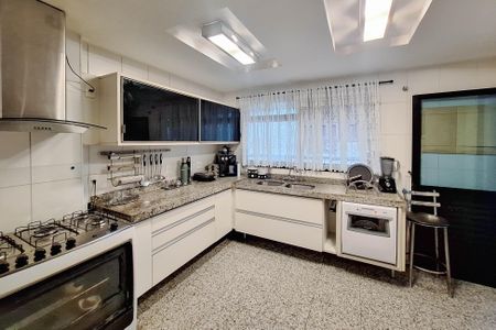 Apartamento à venda com 321m², 4 quartos e 3 vagasCozinha