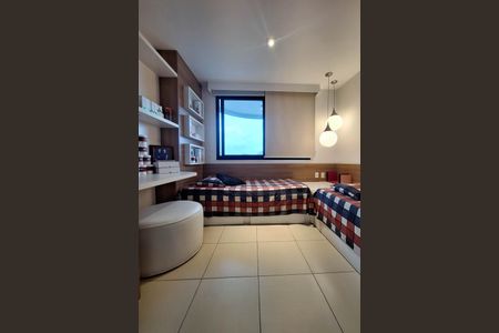 Apartamento à venda com 321m², 4 quartos e 3 vagasSuíte 2