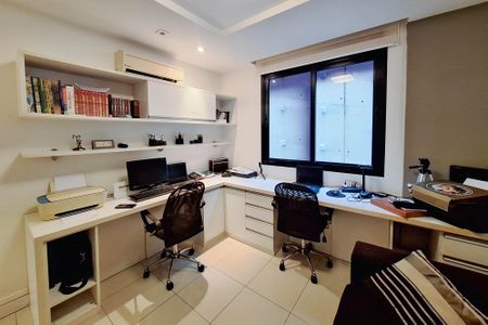 Apartamento à venda com 321m², 4 quartos e 3 vagasSuíte 3