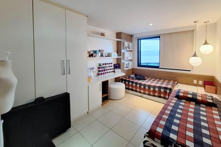 Apartamento à venda com 321m², 4 quartos e 3 vagasSuíte 2