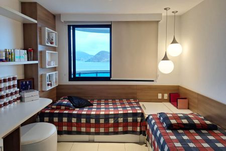 Apartamento à venda com 321m², 4 quartos e 3 vagasSuíte 2