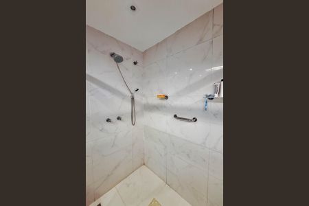 Apartamento à venda com 321m², 4 quartos e 3 vagasBanheiro da Suíte 4