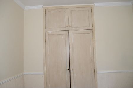 Casa à venda com 193m², 5 quartos e 4 vagasQuarto 4 - Armários