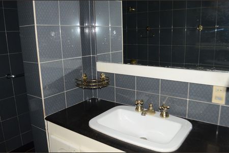 Casa à venda com 193m², 5 quartos e 4 vagasBanheiro da Suíte