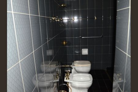 Casa à venda com 193m², 5 quartos e 4 vagasBanheiro da Suíte