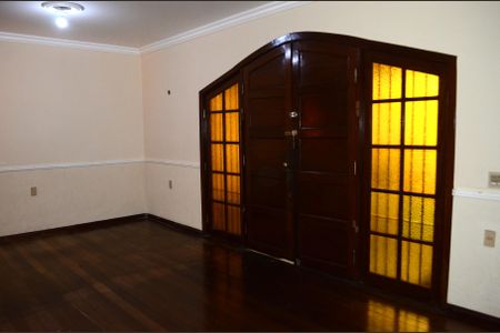 Casa à venda com 193m², 5 quartos e 4 vagasDetalhe Sala