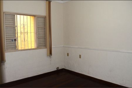 Casa à venda com 193m², 5 quartos e 4 vagasQuarto 2