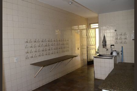 Casa à venda com 193m², 5 quartos e 4 vagasÁrea de Serviço