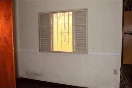 Casa à venda com 193m², 5 quartos e 4 vagasQuarto 3