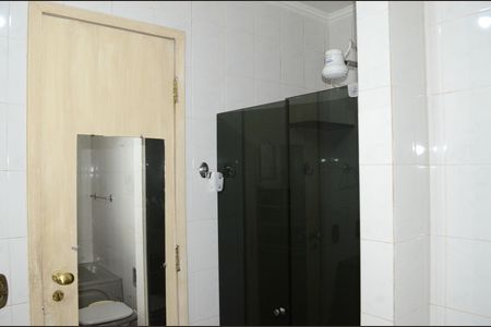 Casa à venda com 193m², 5 quartos e 4 vagasBanheiro Corredor