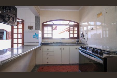 Casa à venda com 250m², 3 quartos e 3 vagasCozinha (Casa 2)