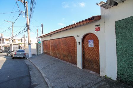 Casa à venda com 250m², 3 quartos e 3 vagasFachada