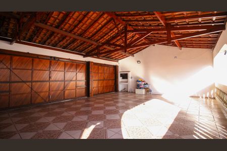 Casa à venda com 250m², 3 quartos e 3 vagasGaragem