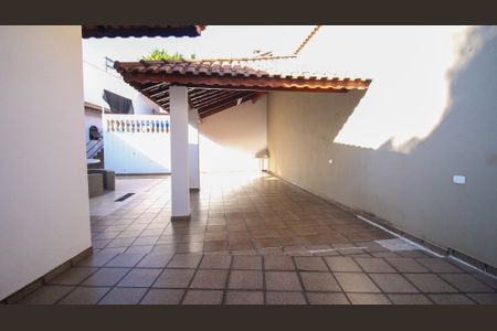 Casa à venda com 250m², 3 quartos e 3 vagasQuintal 2