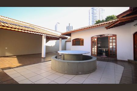 Casa à venda com 250m², 3 quartos e 3 vagasQuintal 2