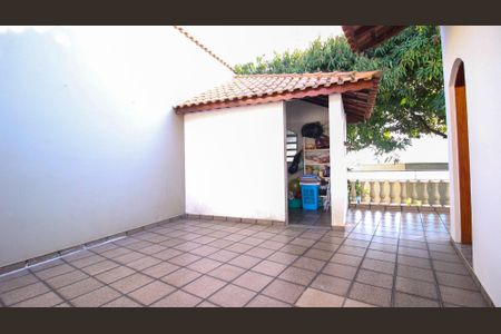 Casa à venda com 250m², 3 quartos e 3 vagasÁrea de Serviço (Casa 2)