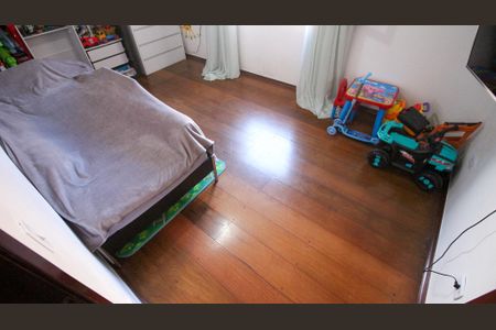 Casa à venda com 250m², 3 quartos e 3 vagasQuarto (Casa 2)