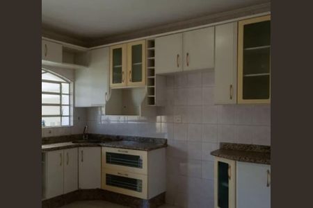 Casa à venda com 194m², 3 quartos e 4 vagas