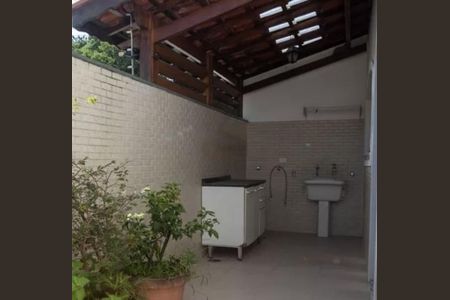 Casa à venda com 194m², 3 quartos e 4 vagas