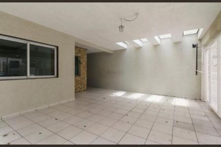 Casa à venda com 298m², 3 quartos e 3 vagas