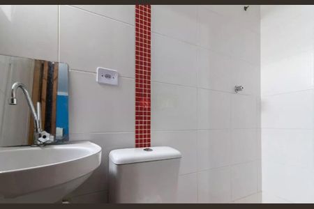 Casa à venda com 65m², 2 quartos e 1 vaga