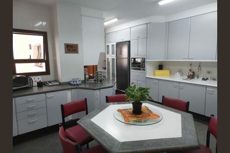 Apartamento à venda com 190m², 4 quartos e 3 vagas