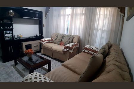 Casa à venda com 116m², 2 quartos e 5 vagas