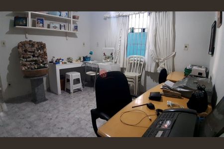 Casa à venda com 116m², 2 quartos e 5 vagas