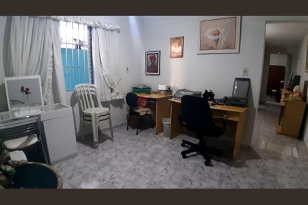 Casa à venda com 116m², 2 quartos e 5 vagas