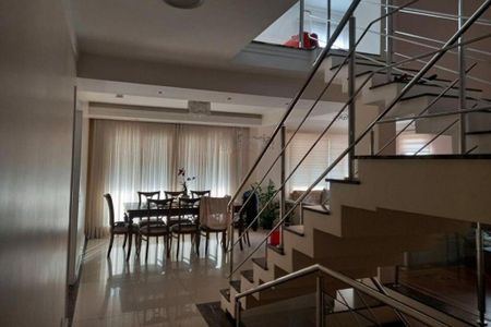 Casa à venda com 395m², 3 quartos e 2 vagas